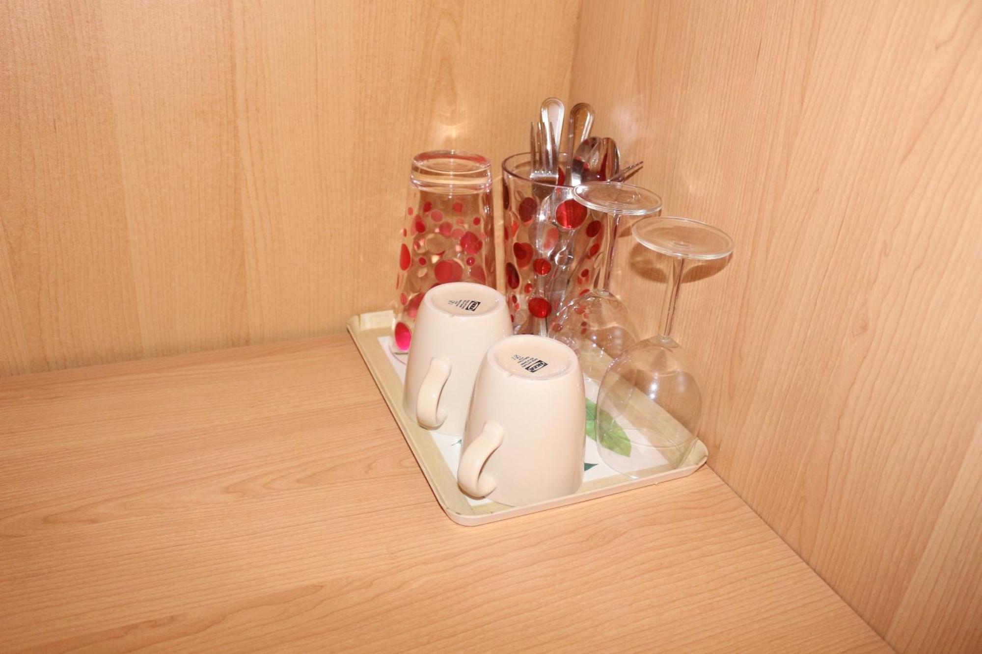 Ensuite Master Bedroom, Private Bathroom, Inside Family Home, Walking Distance To Harry Potter ワトフォード エクステリア 写真